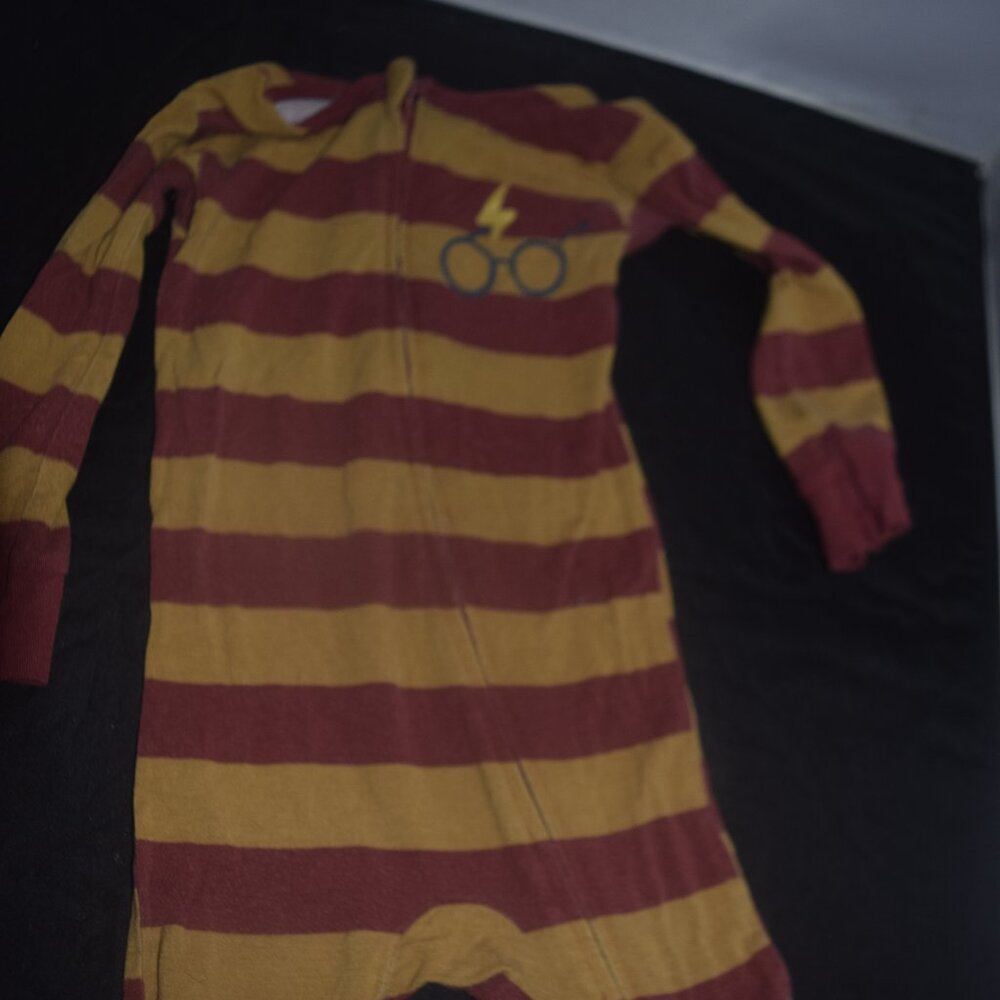 Modern Moments x Harry Potter Neutral One-Piece Pajama 12 months